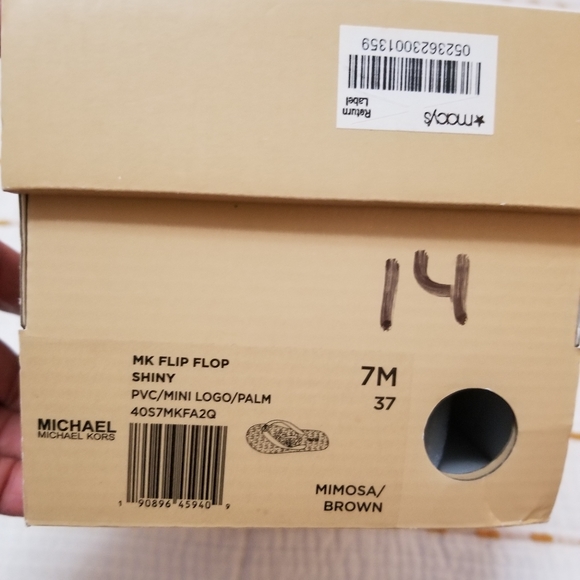 Michael Kors flip flops - Picture 6 of 6